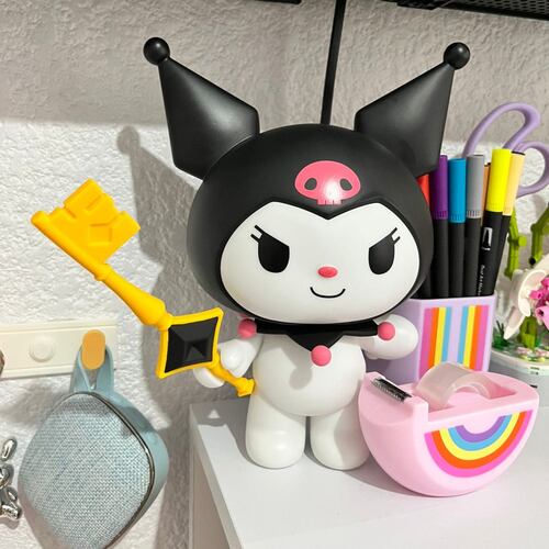FIGURA SANRIO KUROMI 22 CM MUÑECA COLECCIONABLE KAWAII  .