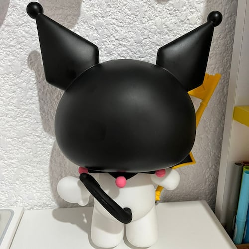 FIGURA SANRIO KUROMI 22 CM MUÑECA COLECCIONABLE KAWAII  .