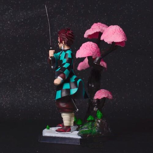 Figura Tanjiro Kamado Arbol Kimetsu No Yaiba Diorama 19cm Anime Coleccion Gonpachiro santaro 