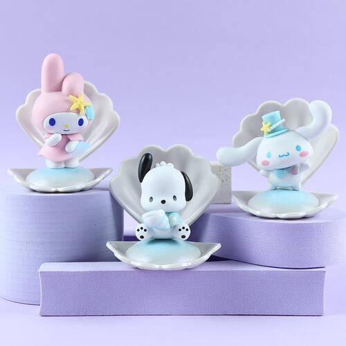 MR. GADGETS Figuras de Sanrio 9 cm, Hello Kitty y sus Amigos, Kuromi, My Melody, Pochacco, Little Twin Stars, Cinnamoroll, Pompompurin, Estatuillas Adorables Kawaii Decoración, Colección de 6 Unidades.