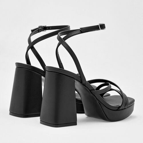 Pravia Zapatilla para mujer negro Codigo 125682E.