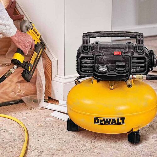 Compresor Libre Aceite 120 Volt 3300Rpm 1 5 Dewalt D2002M Wk