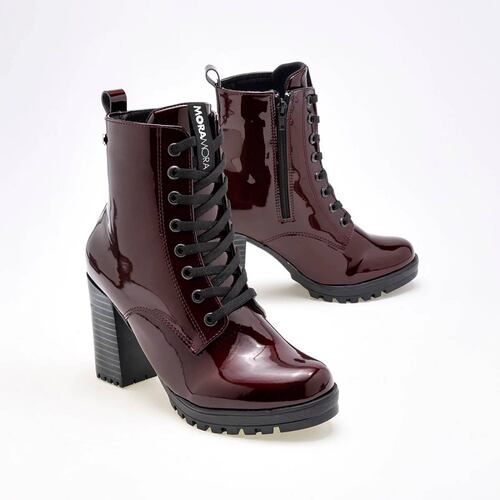 BOTA CHAROL CON AGUJETA Y TACON CUADRADO de Moramora Para Mujer Vino 2011030 T7