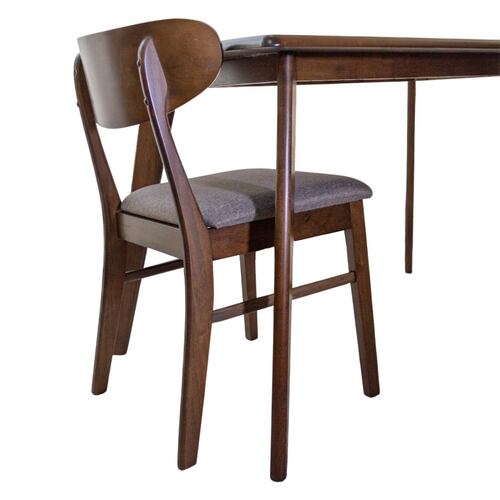 Comedor Minimalista de Madera con 4 Sillas Bossa Diphy.