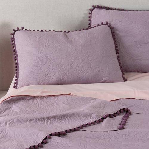 Edredón Ligero con Pompones Matrimonial y Fundas de Almohada Lavanda Morado REAL TEXTIL.