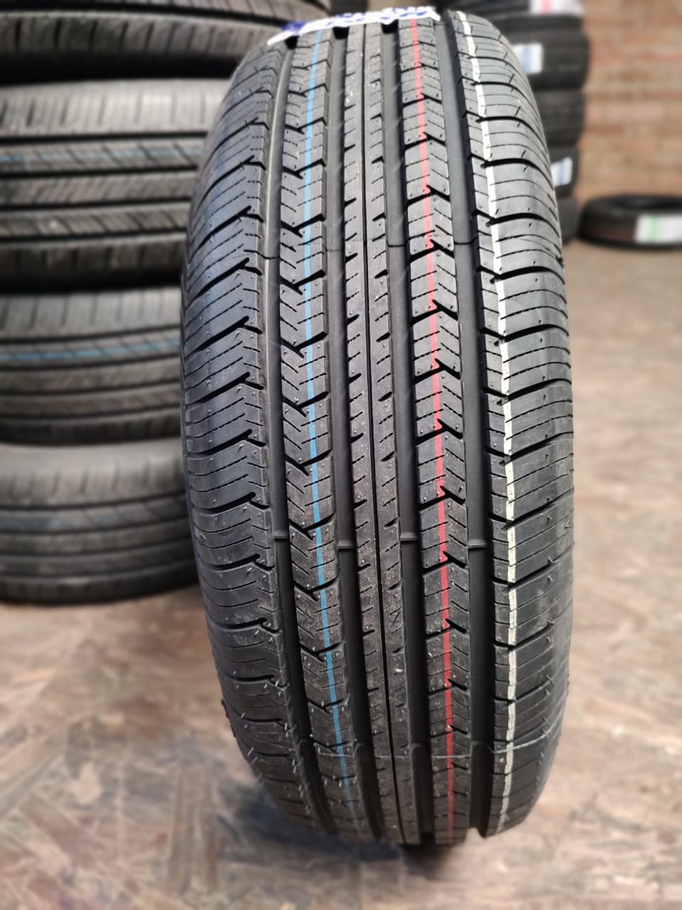 LLANTA 195/55R15 HIFLY HF261.