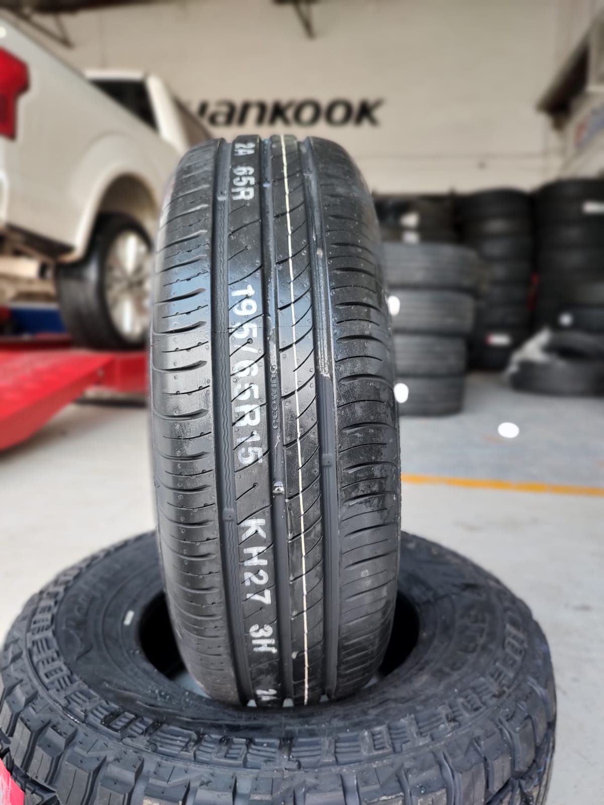 LLANTA 195/65R15 KUMHO ES01 KH27 91H.