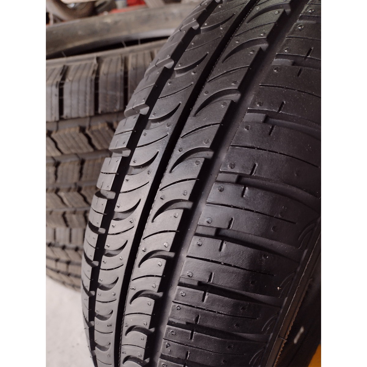 LLANTA 165/65R14 HANKOOK K715 79T