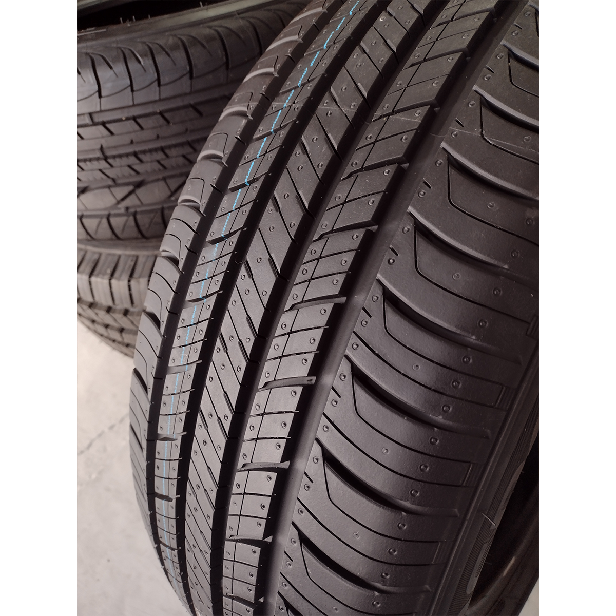 LLANTA 185/65R15 HANKOOK H436 88H.