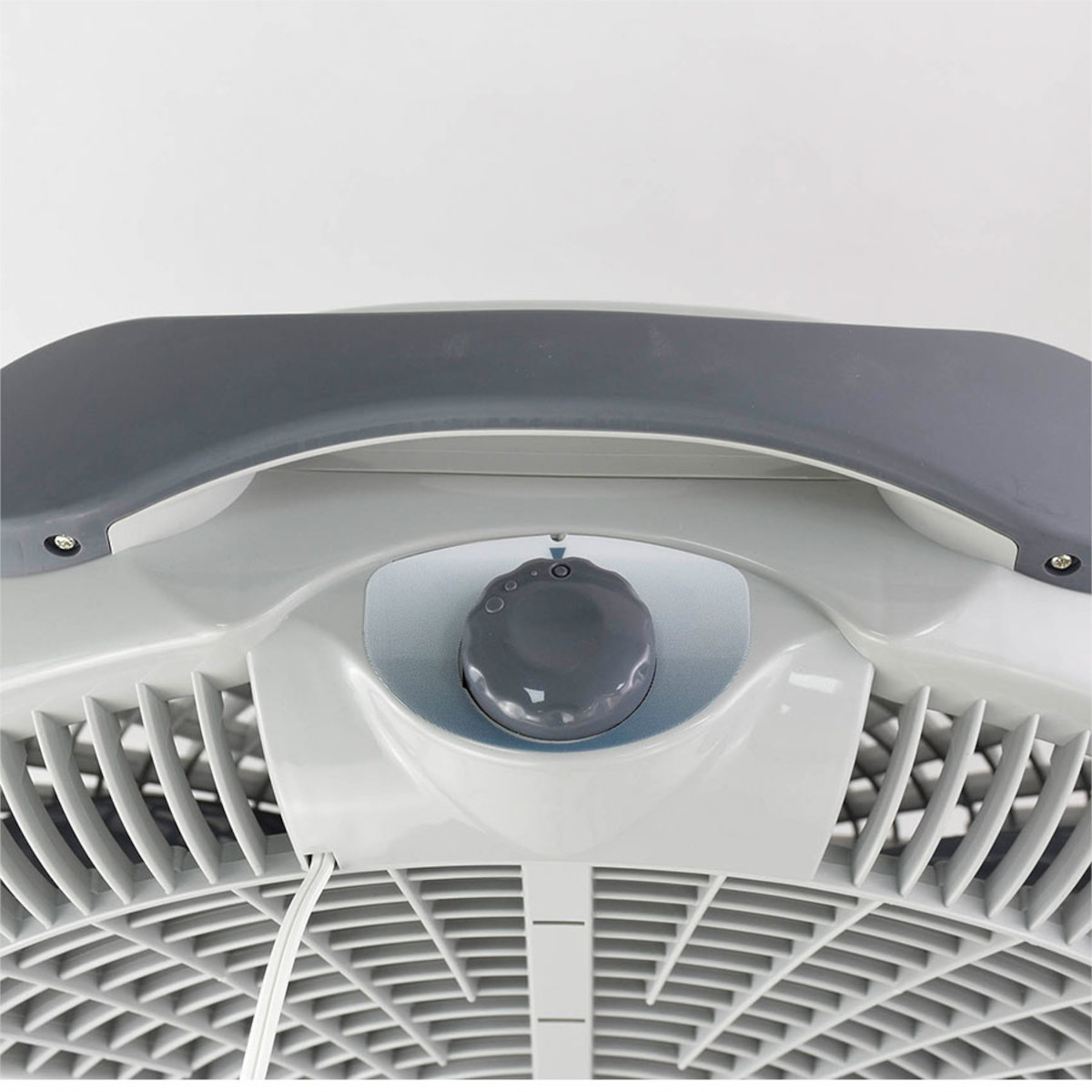 Ventilador piso 20" MYTEK 3385 inclinación manual 3 velocidades.