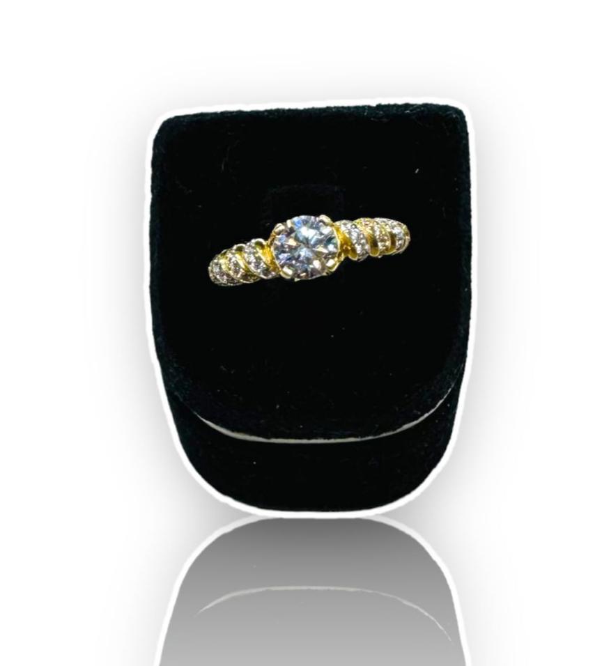 Anillo Compromiso Diamantes Oro 10 K + Obsequio.
