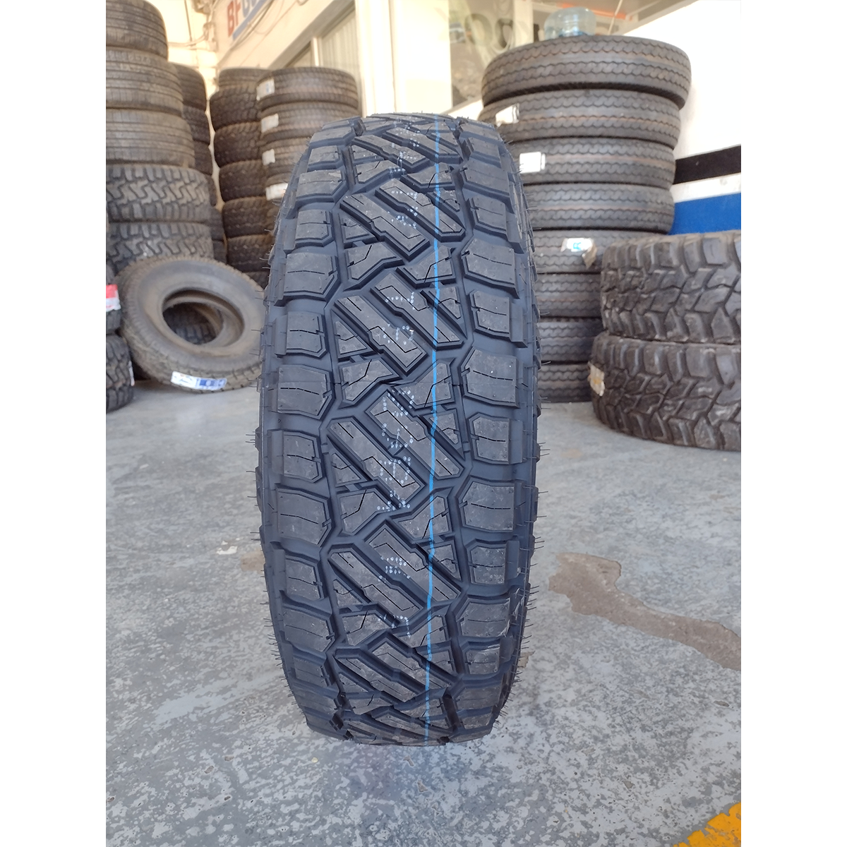 LLANTA 275/55R20 STARK R/T TODO TERRENO 117T XL.