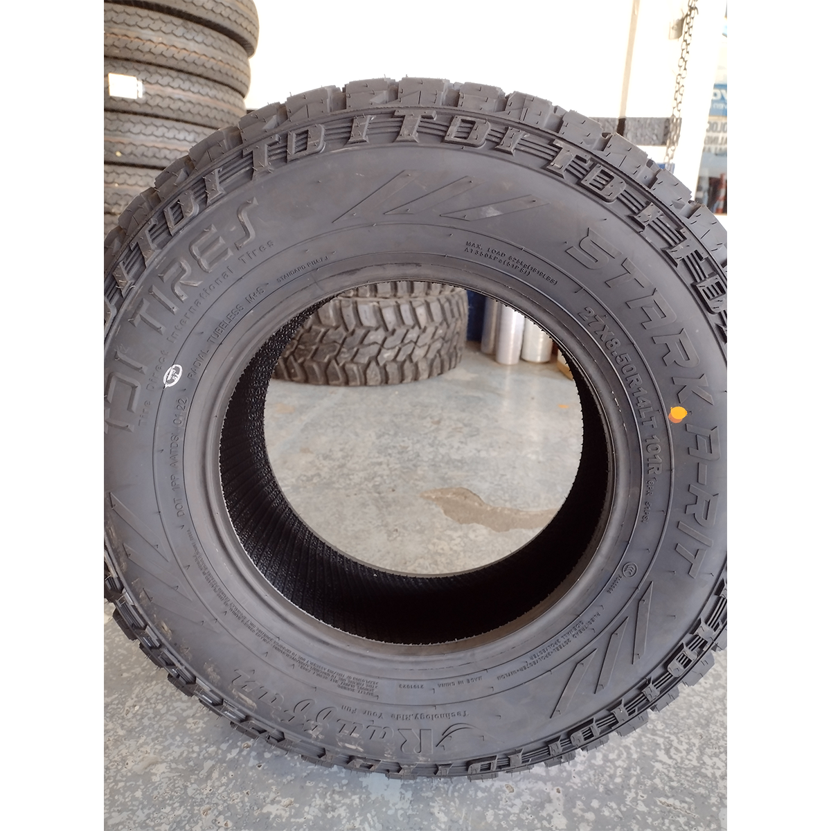 LLANTA 305/45R22 STARK R/T TODO TERRENO 118T XL.