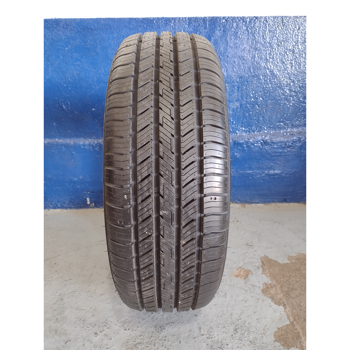 LLANTA 185/60R14 HANKOOK H735 82T.