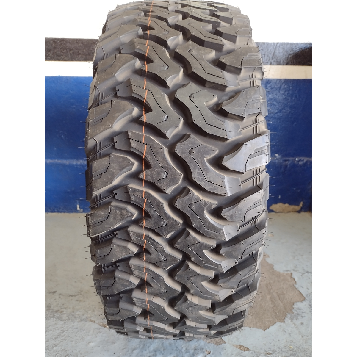 LLANTA 275/65R18 HANKOOK RT05 MUD TERRAIN MT LT.