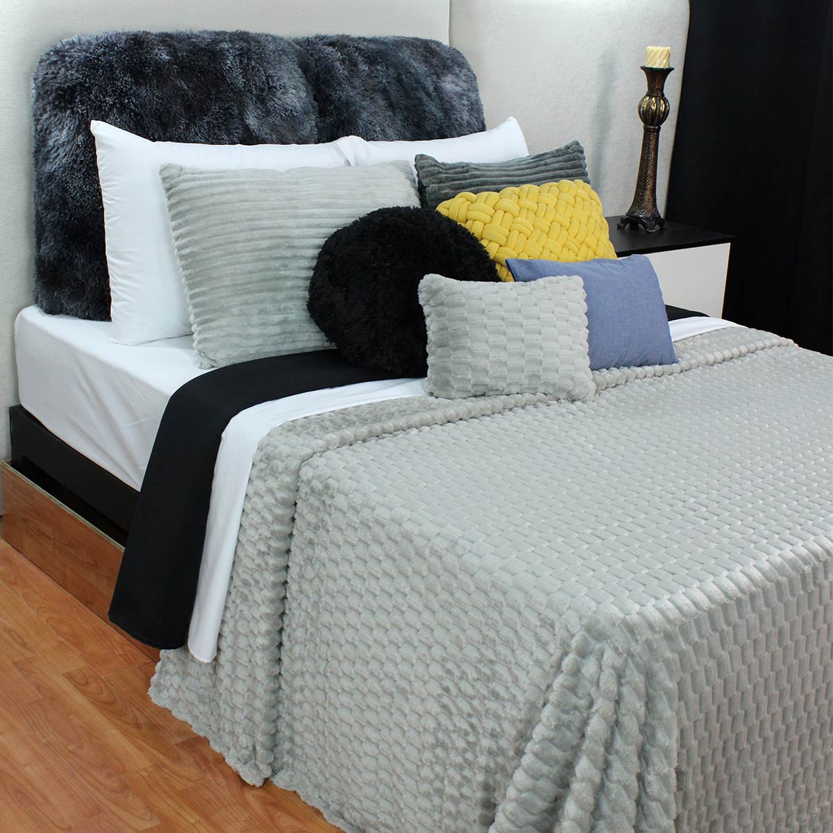 Frazada Embo King Size 250x240 cm Gris, ligera, suave, térmica y lavable