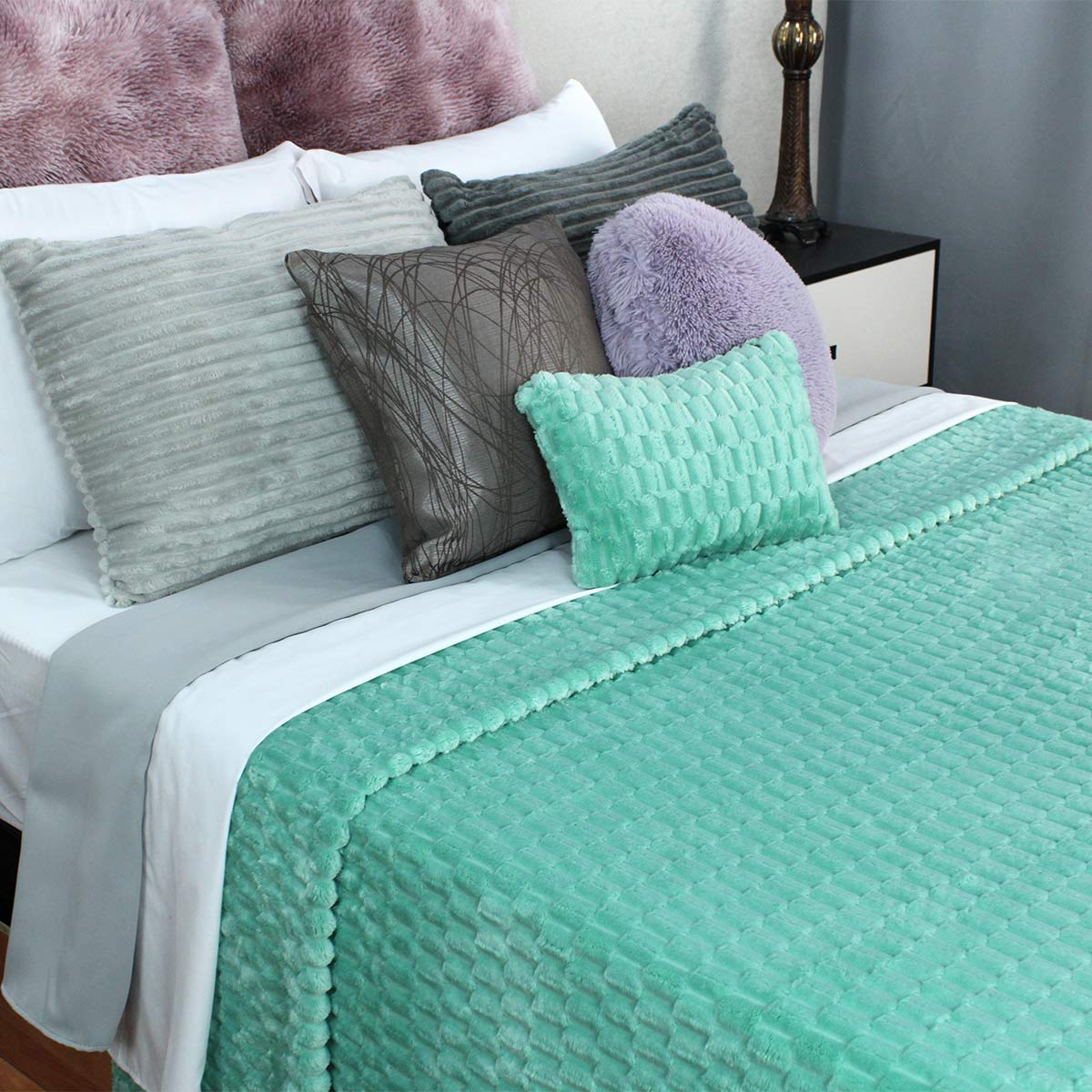 Frazada Embo King Size 250x240 cm Menta, ligera, suave, térmica y lavable