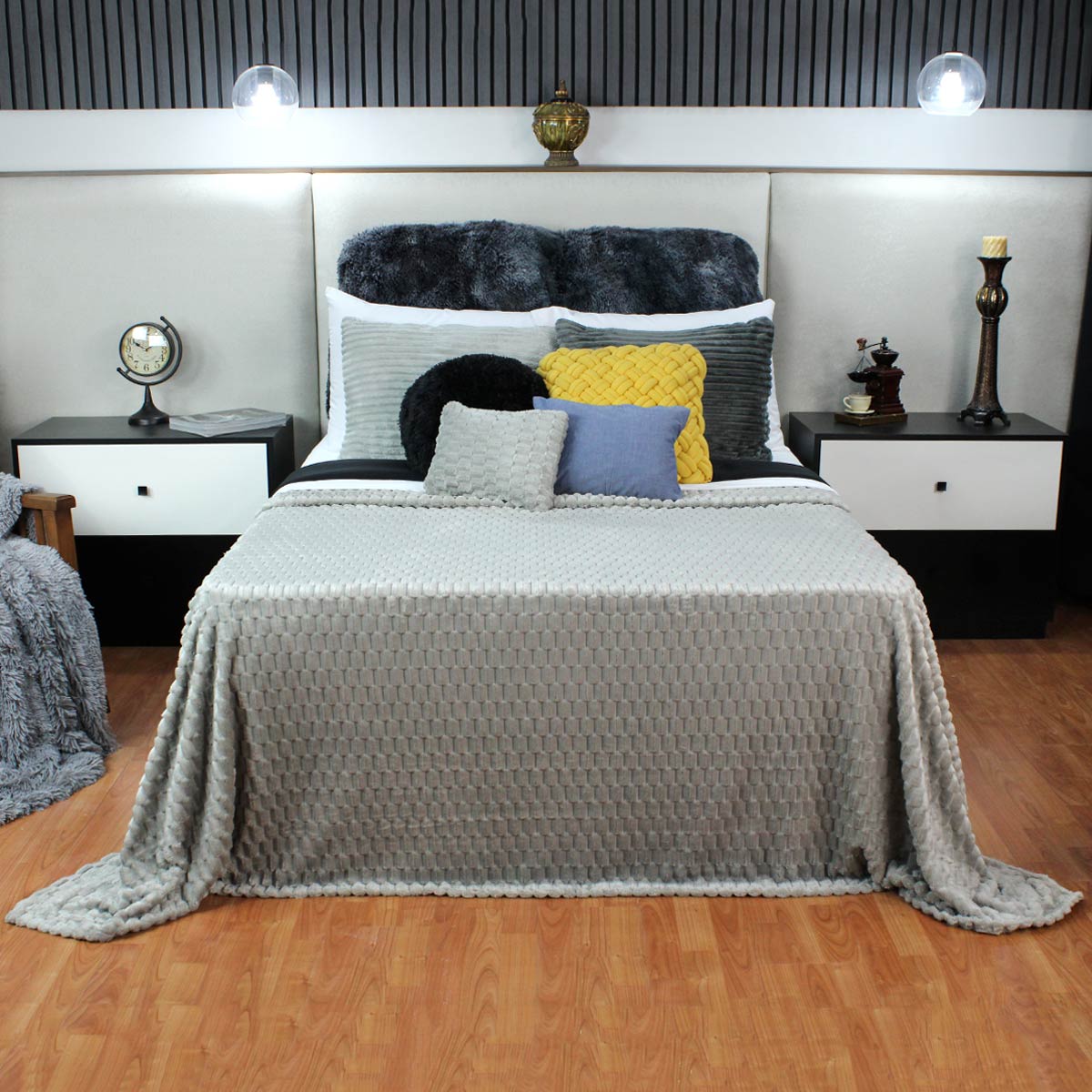 Frazada Embo King Size 250x240 cm Gris, ligera, suave, térmica y lavable