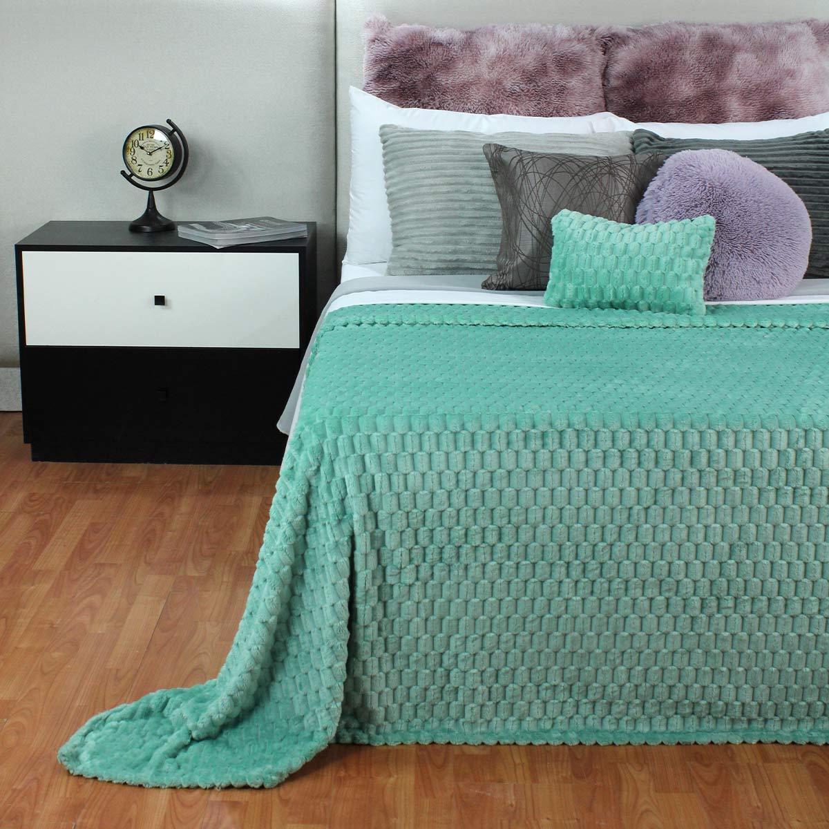 Frazada Embo King Size 250x240 cm Menta, ligera, suave, térmica y lavable