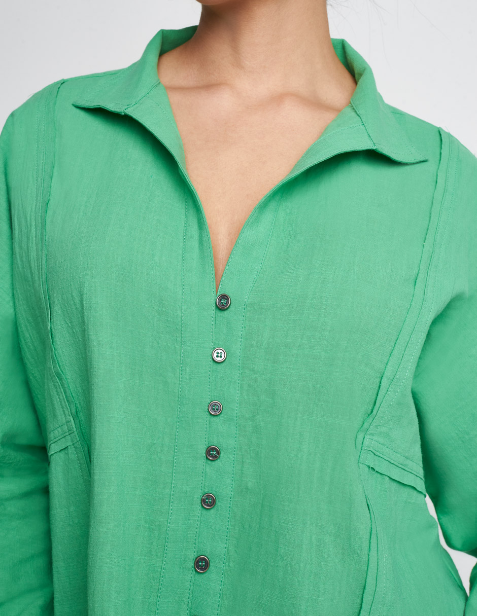 Camisa Oversize Devendi para mujer tela de algodón ligera en color verde largo por debajo de la cadera
