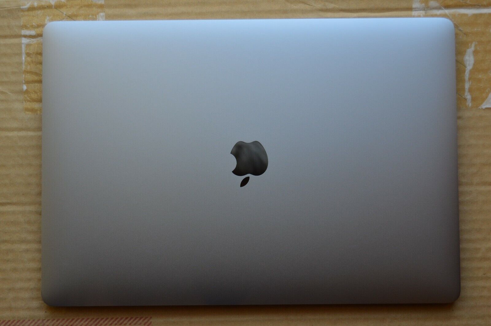 Macbook Pro 15 Retina A1707 Touchbar core  I7 16gb 512gb Intel Hd Reacondicionado por Apple grado AAA