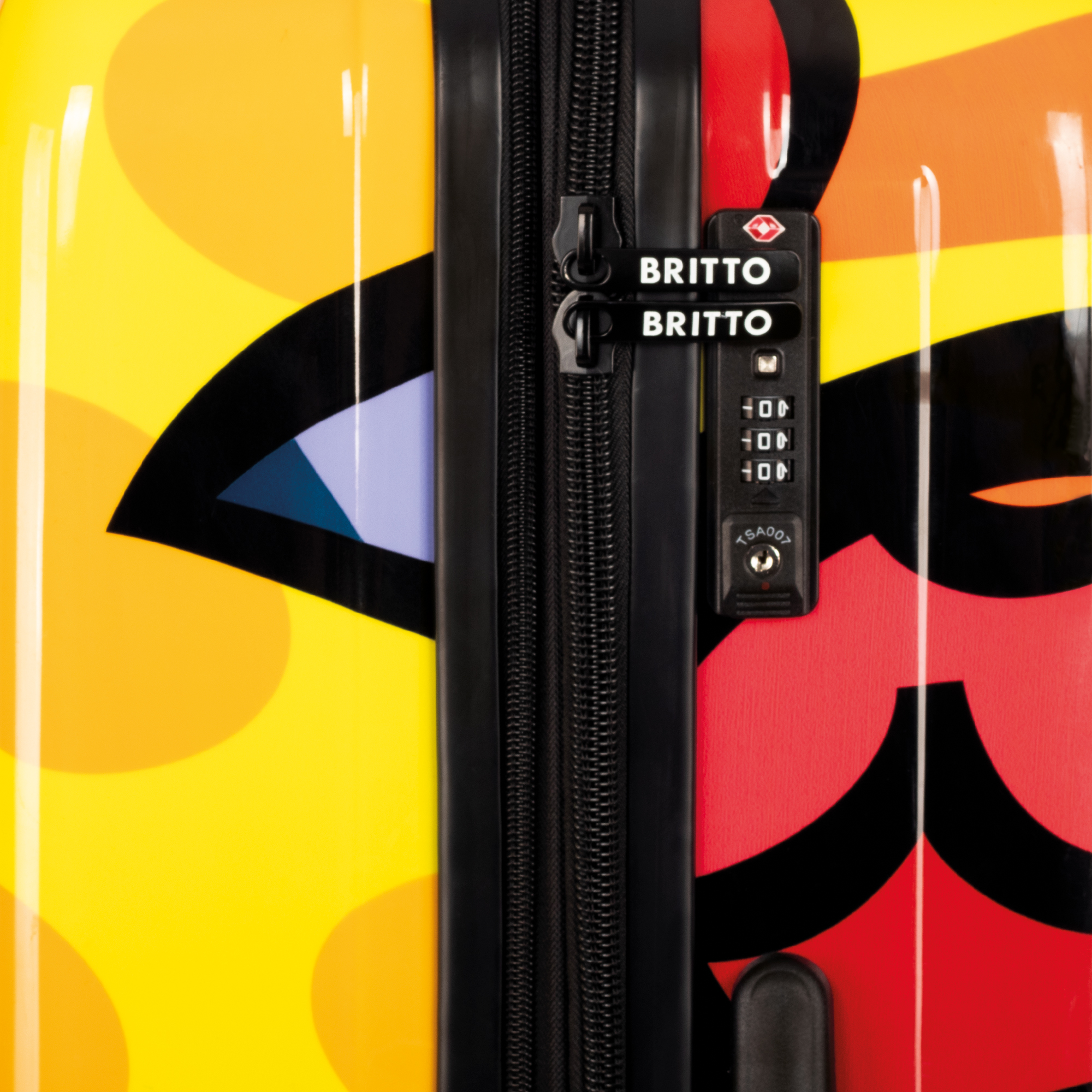 Maleta Rígida Romero Britto Heart Multicolor 28".