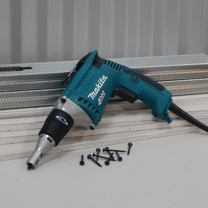 ATORNILLADOR PARA TABLAROCA 570W VVR FS4200 MAKITA.