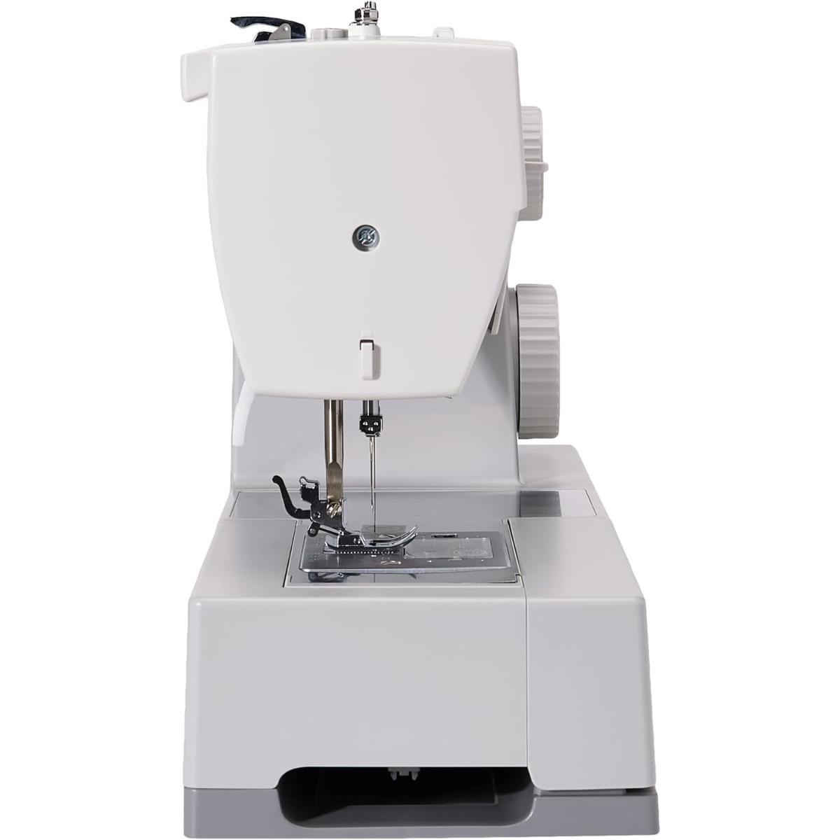 Maquina de coser singer facilita pro 4411.