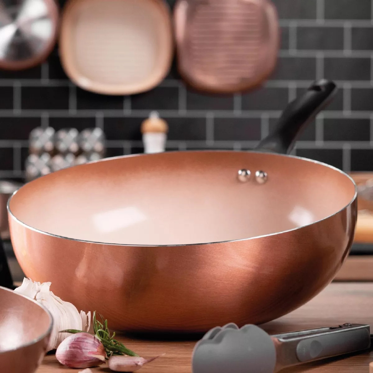 Wok HUDSON 28cm Aluminio espesor 2mm 3 capas Antiadherente cerámico Color Cobre.