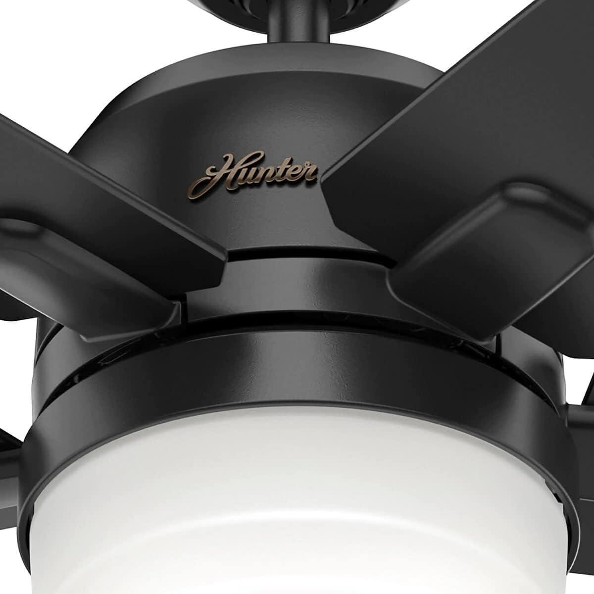Ventilador de techo 52 pulgadas 5 aspas color matte black c/luz marca hunter.