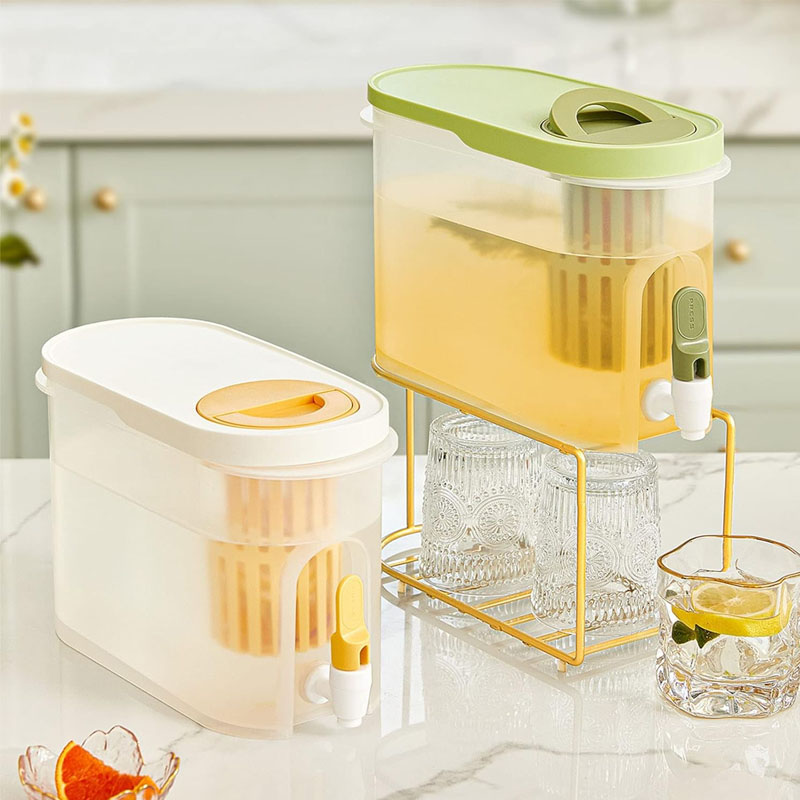 Dispensador de agua para refrigerador.