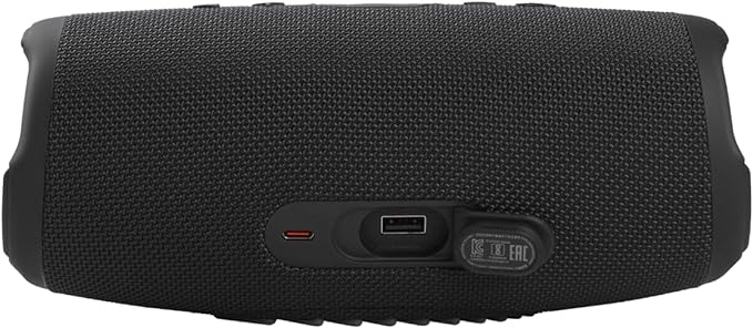 A JBL Bocina Portátil Charge 5 Bluetooth Negro.