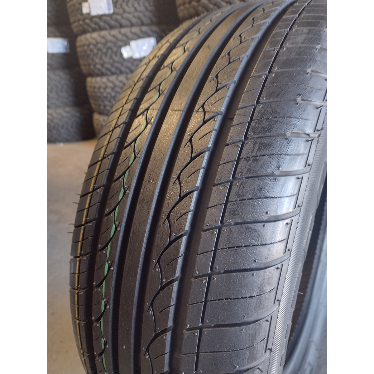 LLANTA 225/60R16 HIFLY HF201 98H.