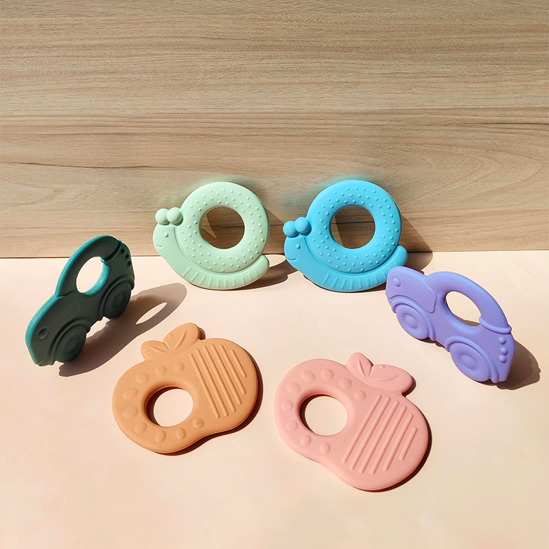 Kit De 5 Mordederas De Silicón Para Bebe En Diversas Formas.