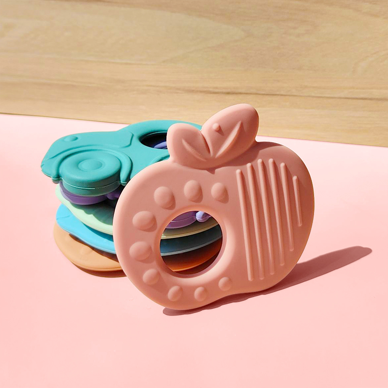 Kit De 5 Mordederas De Silicón Para Bebe En Diversas Formas.