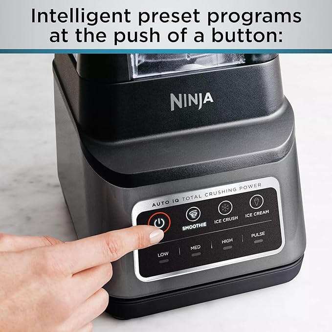 A Ninja - Licuadora BN701 Professional Plus, 1400 vatios máximos, 3 funciones para batidos, bebidas congeladas y helados con Auto IQ, jarra y tapa de trituración total de 72 onzas*, gris oscuro.