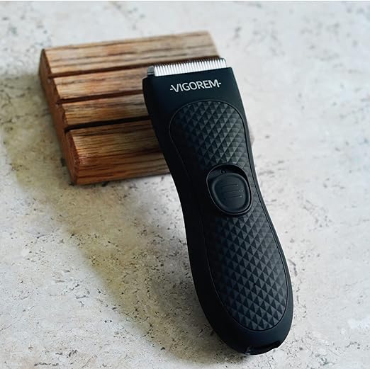 A VIGOREM Light Rasuradora para hombre corporal y zonas íntimas,Impermeable grado IPX-6,cuchillas de cerámica anticorte diseño compacto ideal para viajar y llevar a todos lados.