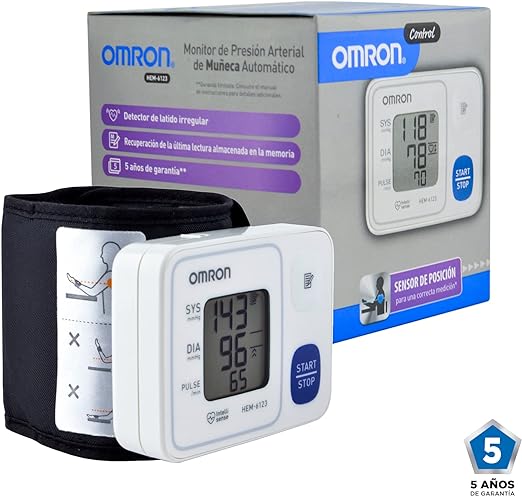 A Baumanómetro OMRON, Medidor de Presión Arterial de Muñeca HEM-6123, Tecnología única, Color Blanco, 1 unidad.