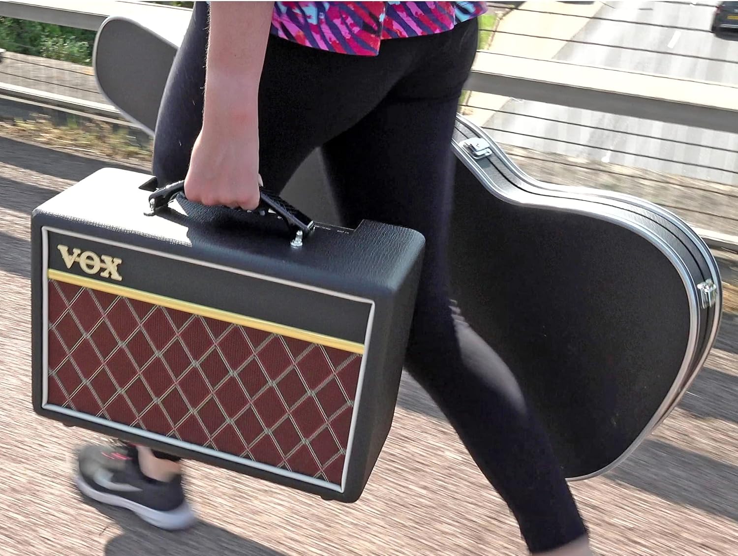 Amplificador Vox Pathfinder 10 Transistor Para Guitarra De 10w Color Negro 110v/220v.