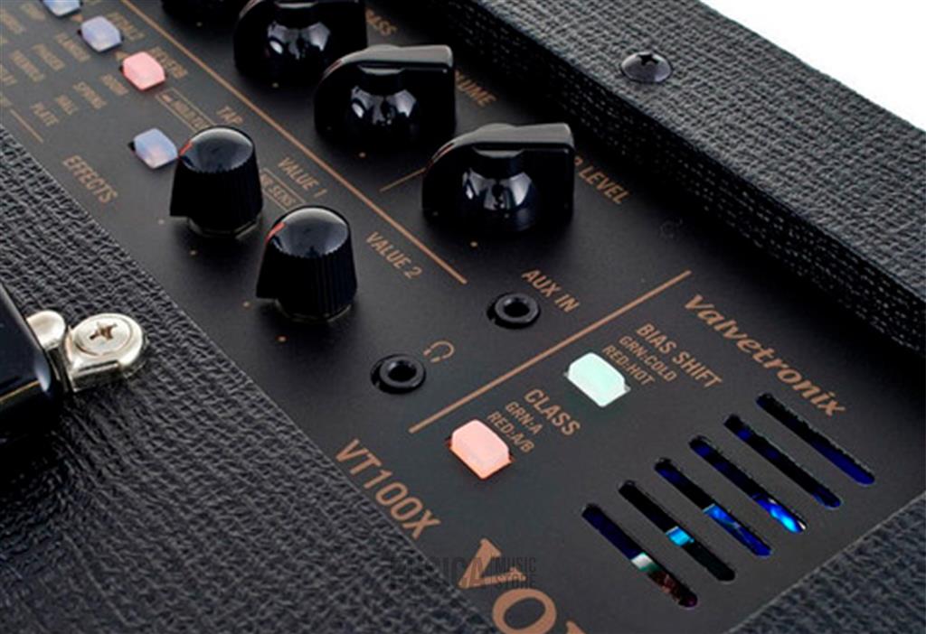 Amplificador Vox Vtx Series Vt100x Valvular Para Guitarra.