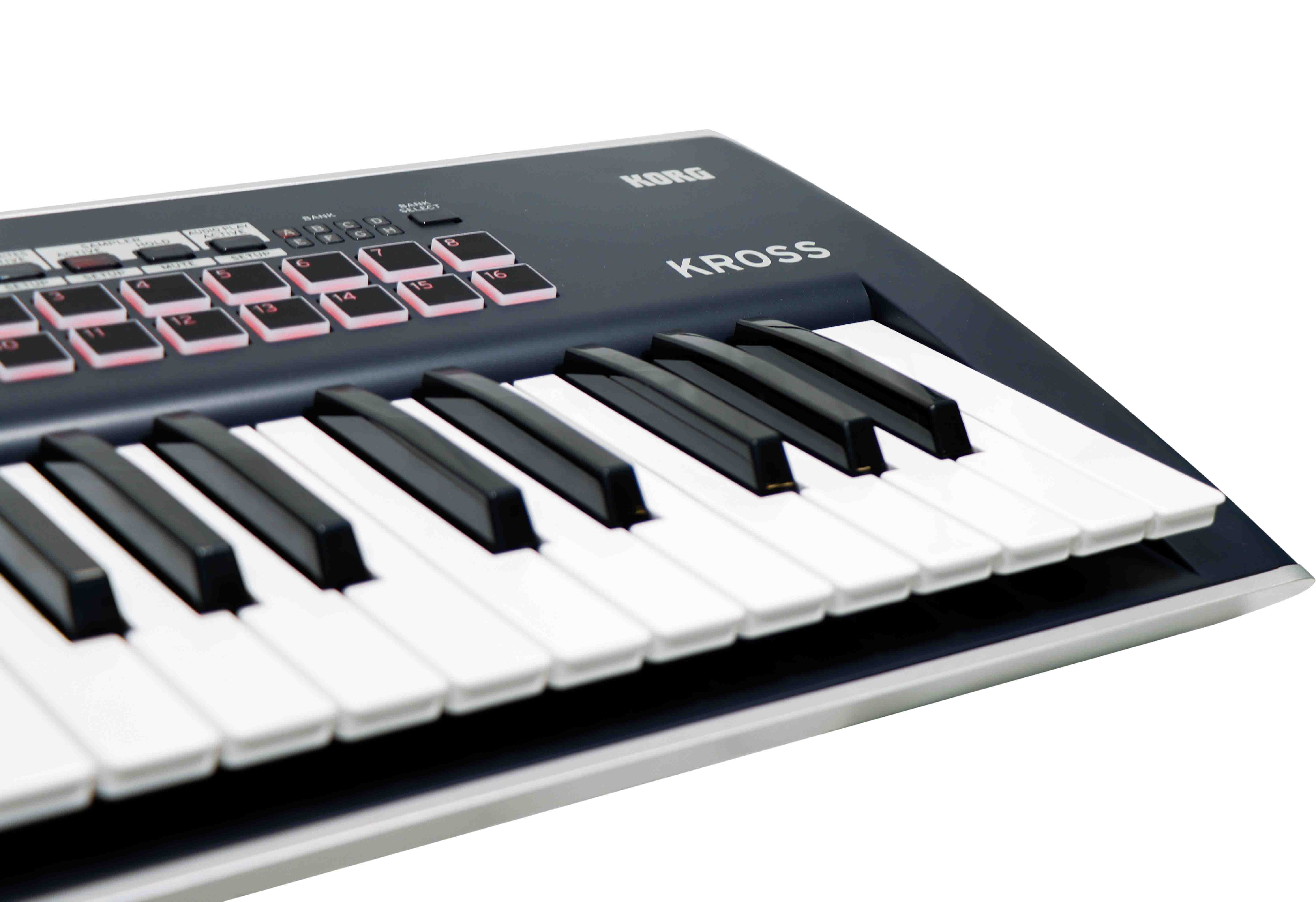 Teclado Korg Kross 2-61 Workstation.