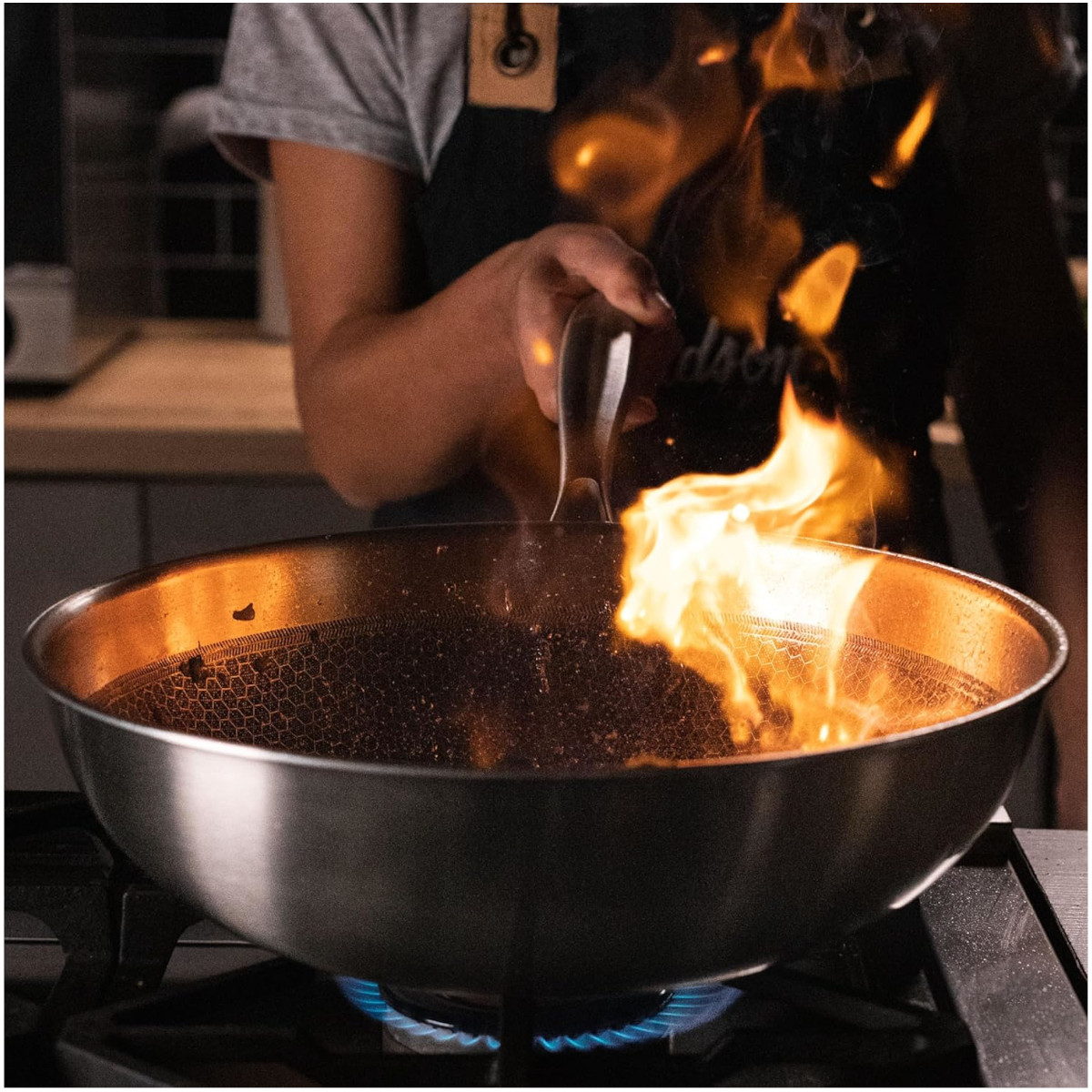 Wok HUDSON Acero Inoxidable 30cm espesor 2mm y pelador manual.
