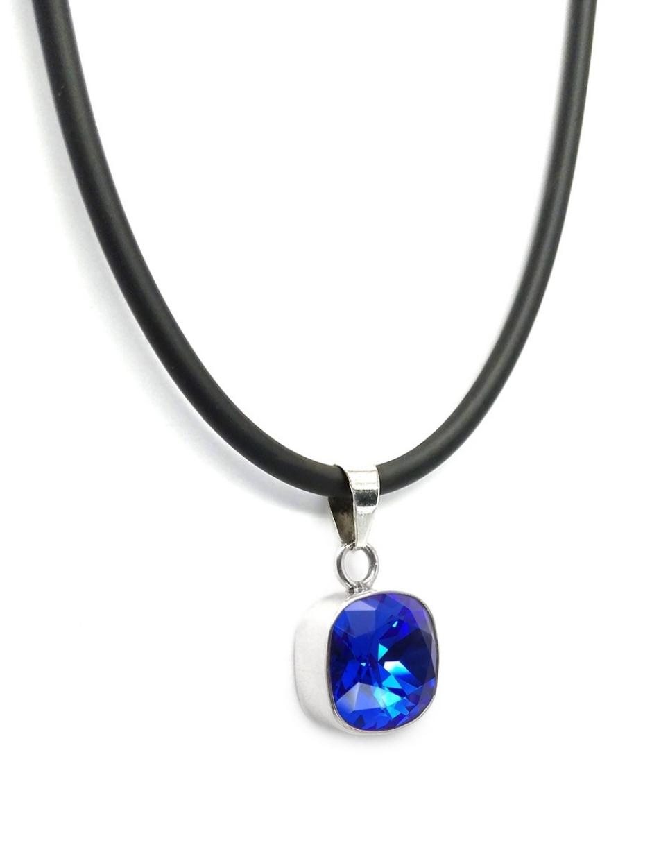 Juego de collar y aretes color Azul Zvezda caucho y plata .925 corte Cushion