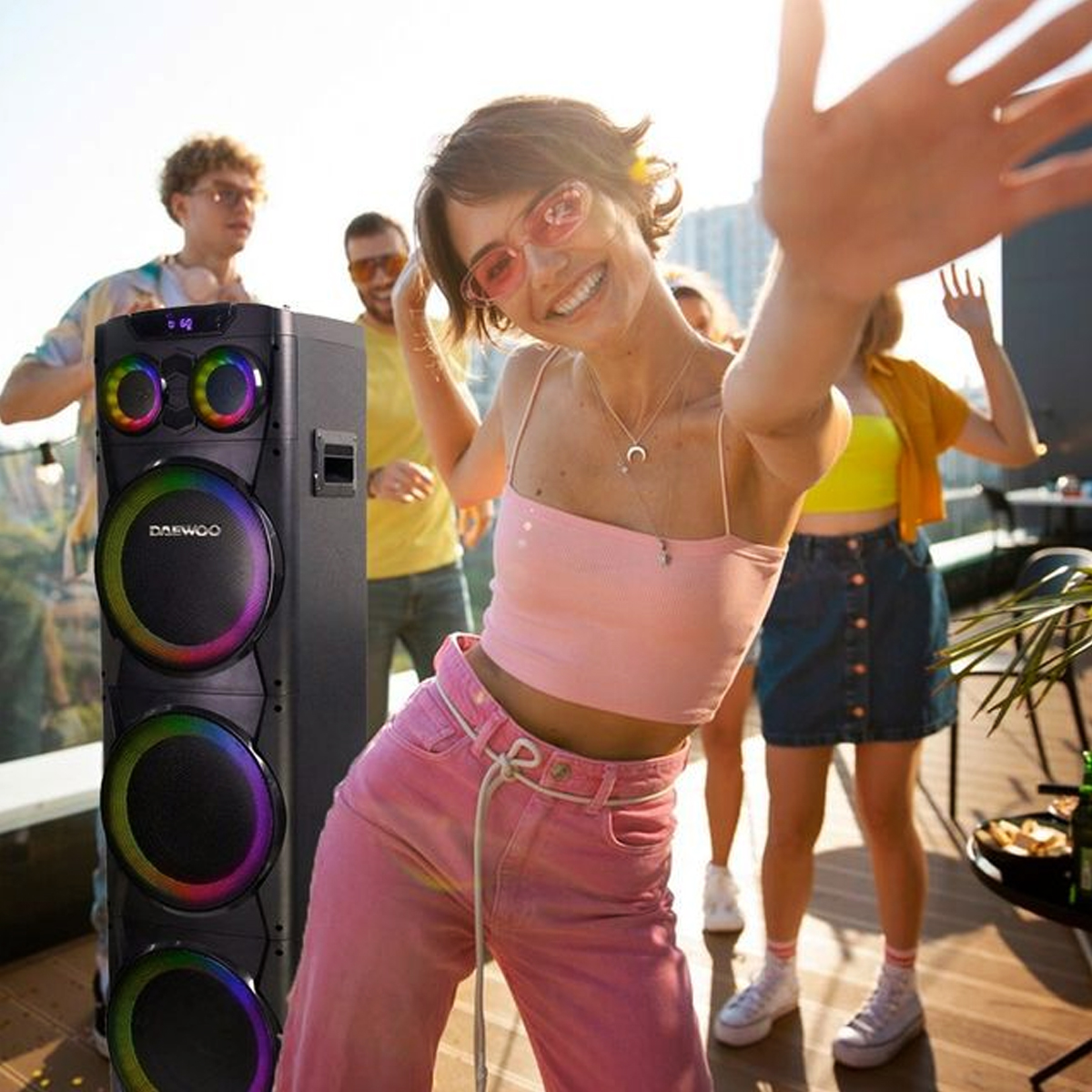 Daewoo Torre De Sonido Bafle Bluetooth Bocina Portátil 10" Luz Led DW-2022