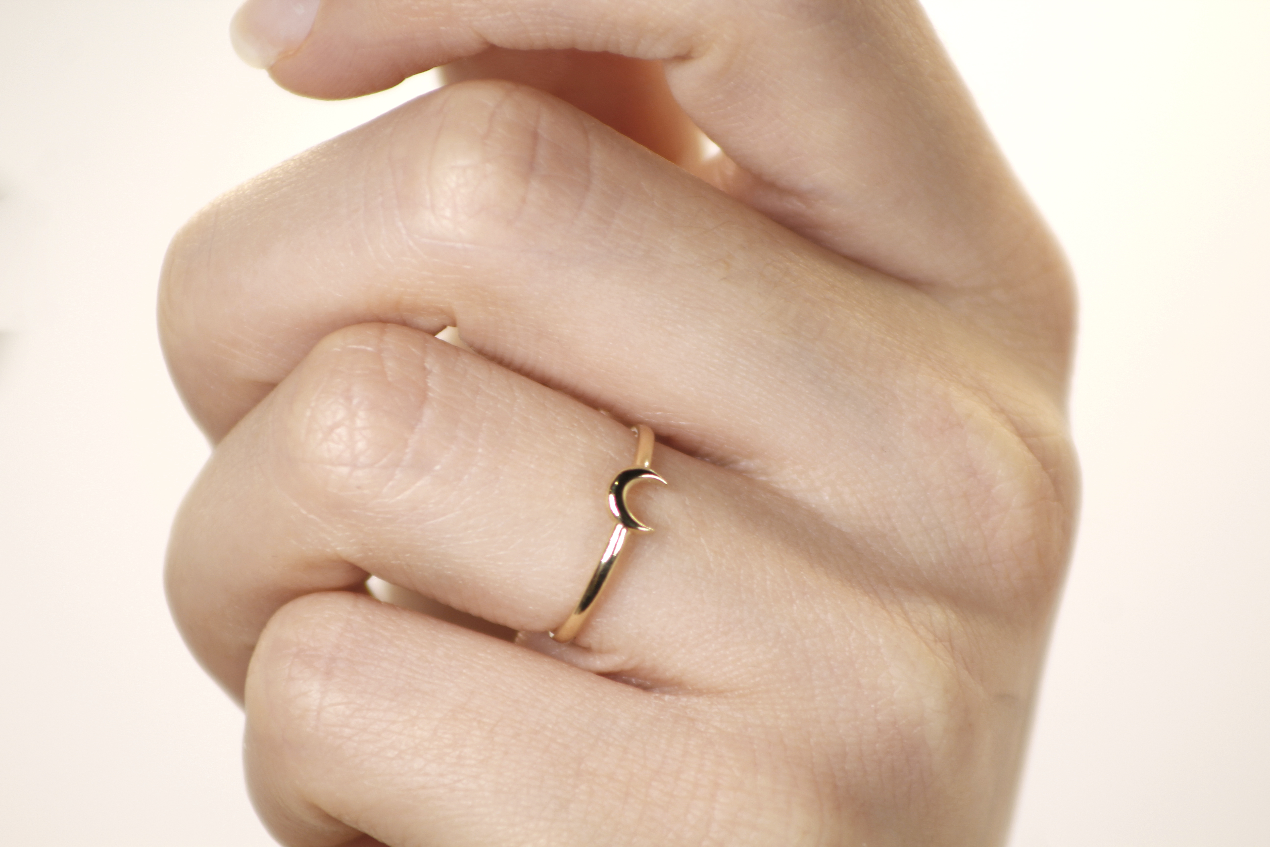 Anillo Luna Oro 10K Mujer.