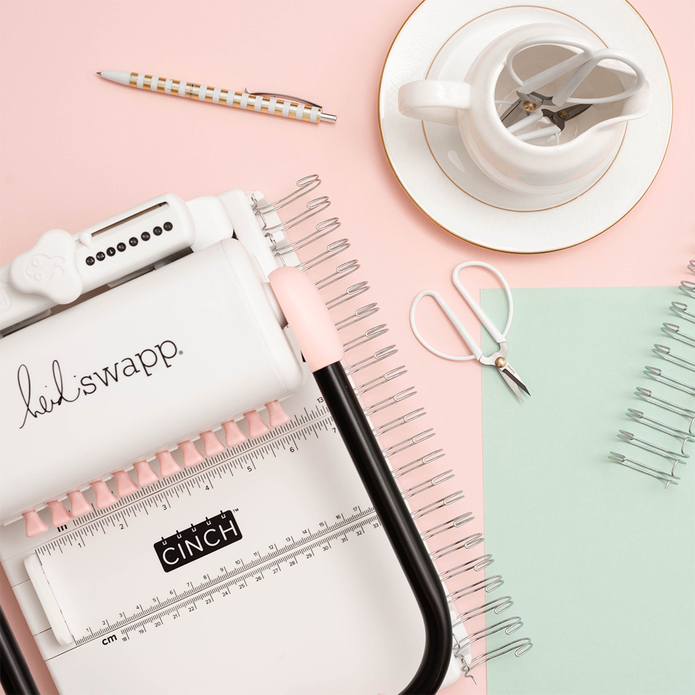 Máquina Engargoladora para Manualidades The Cinch Heidi Swapp.