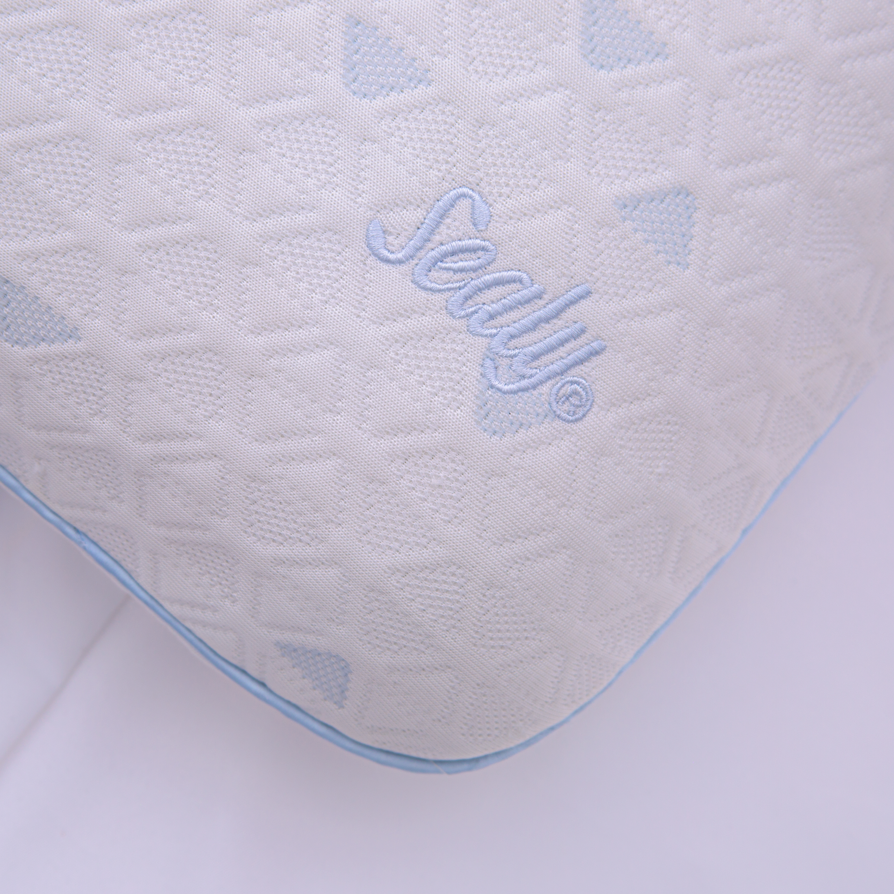 Almohada Sealy Fresh Memory Foam Estándar.