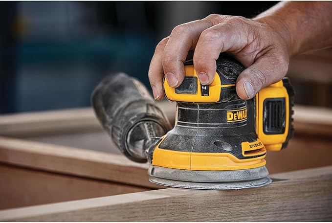 DEWALT Lijadora Orbital Inalámbrica 20V MAX* (Solo herramienta) DCW210B.