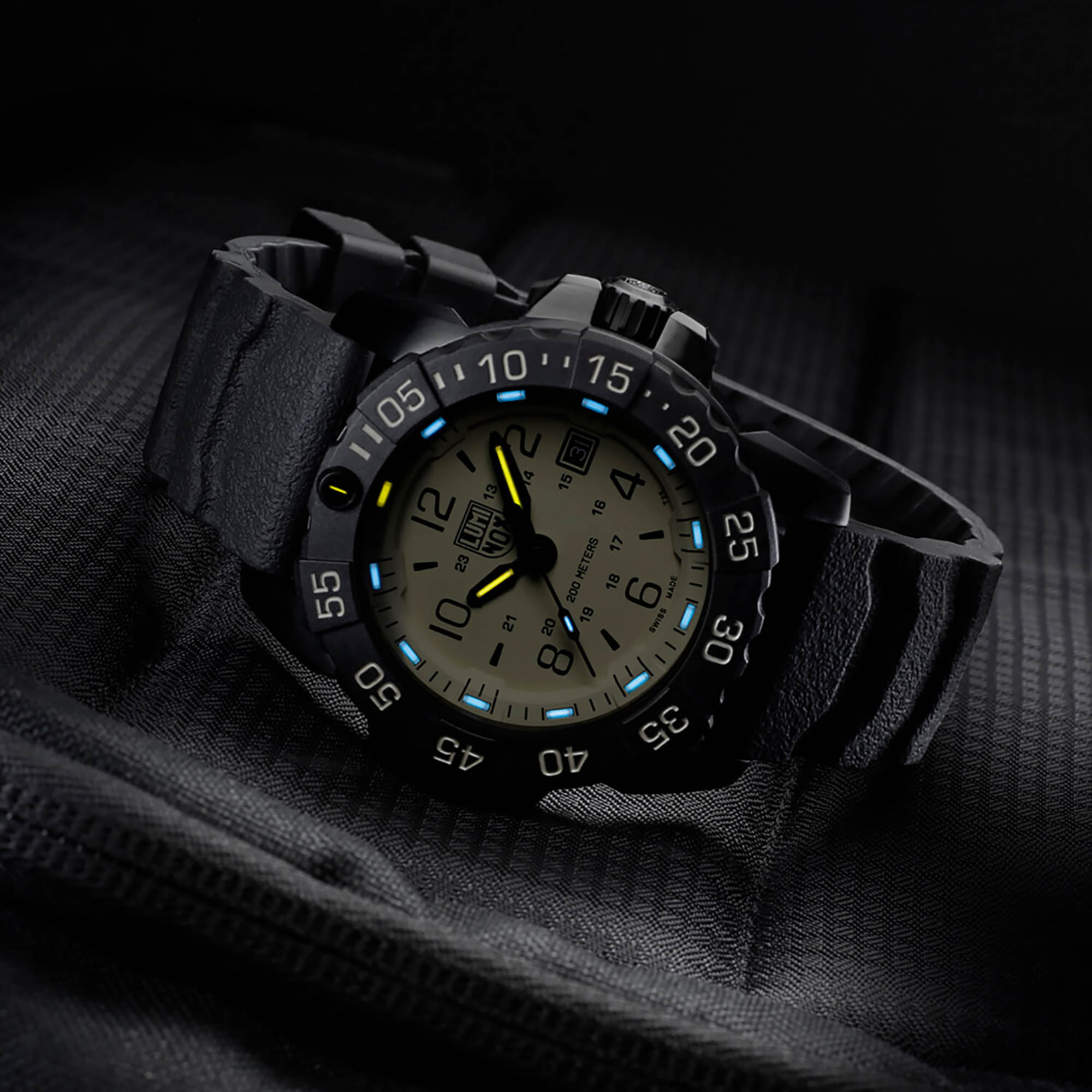 Set Reloj y Correa Luminox para Hombre XS.3251.CBNSF.S Negro .