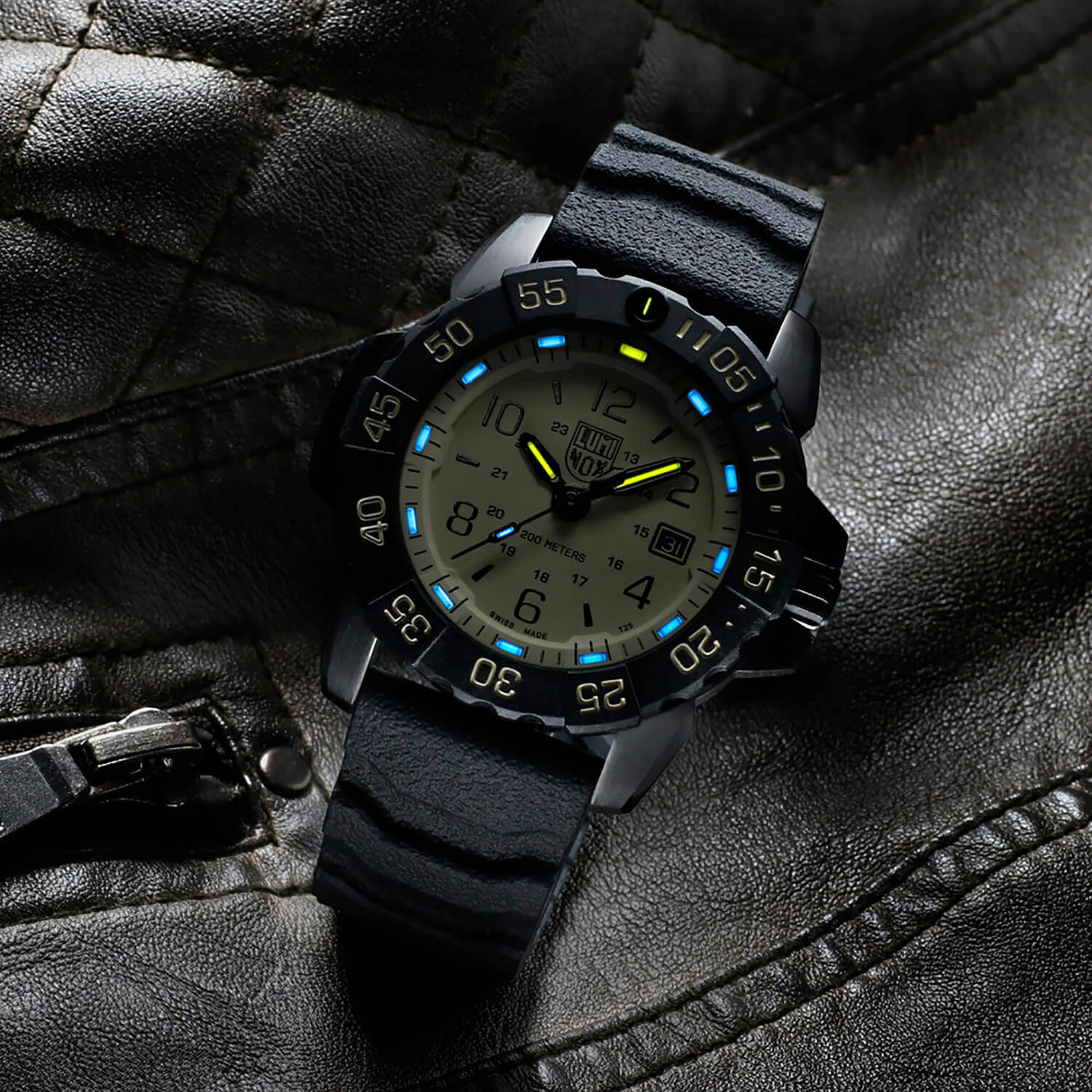 Set Reloj y Correa Luminox para Hombre XS.3251.CBNSF.S Negro .